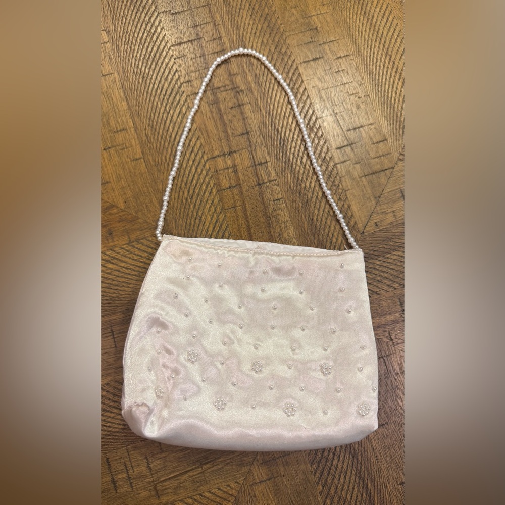 🤍 Girls' White Handbag with Pearl Embellishments - **FREE SHIPPING** (see below)